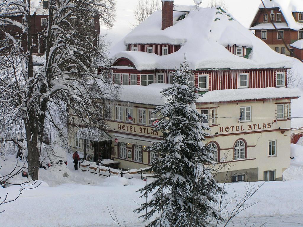 Hotel Atlas Pec pod Snezkou Luaran gambar