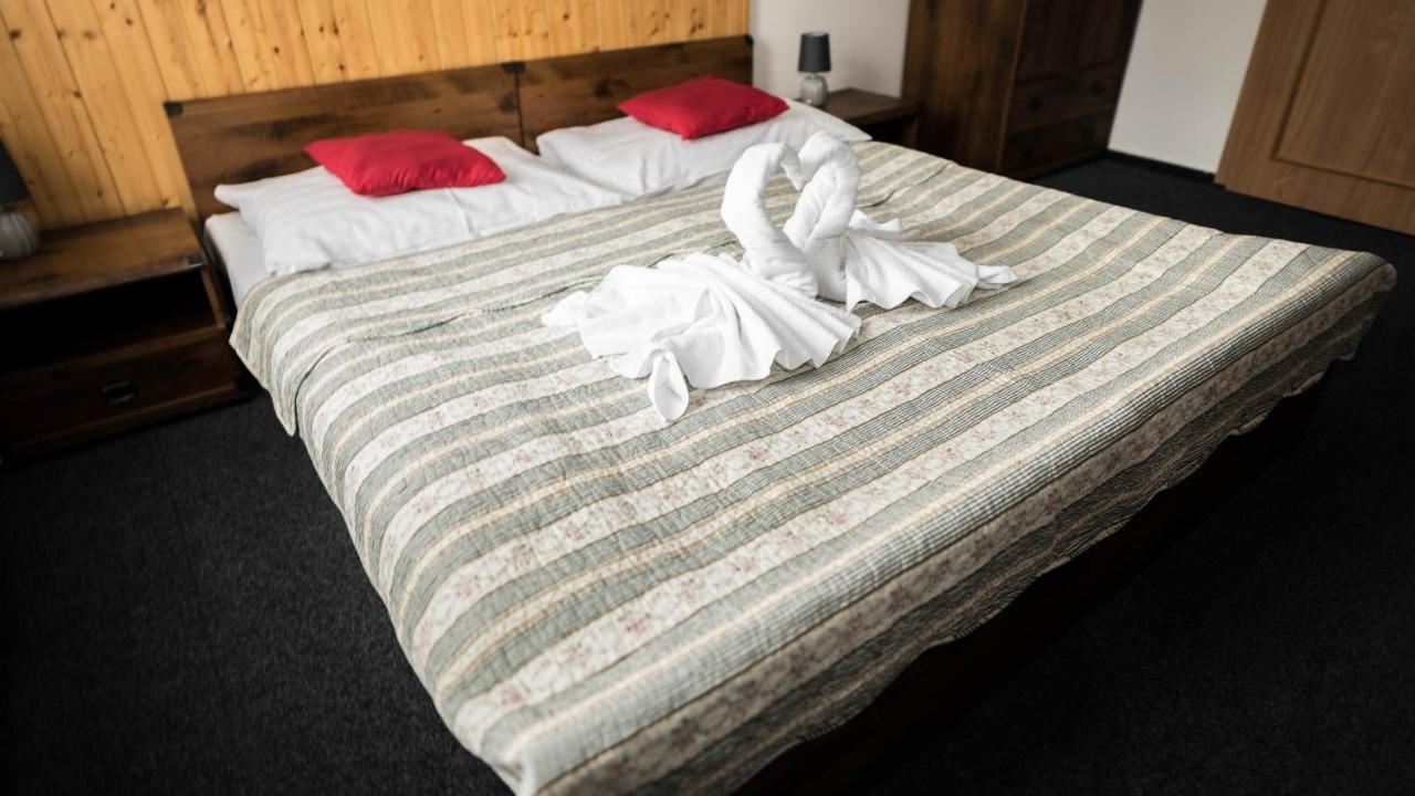 Hotel Atlas Pec pod Snezkou Luaran gambar