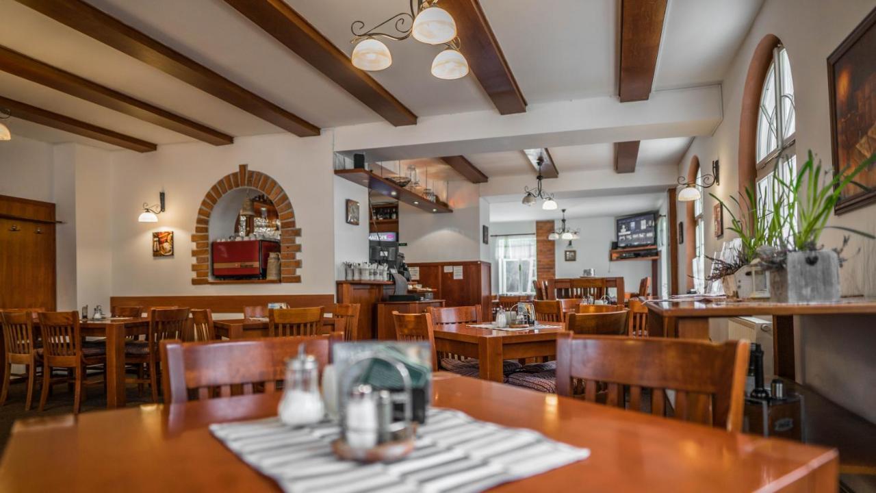 Hotel Atlas Pec pod Snezkou Luaran gambar