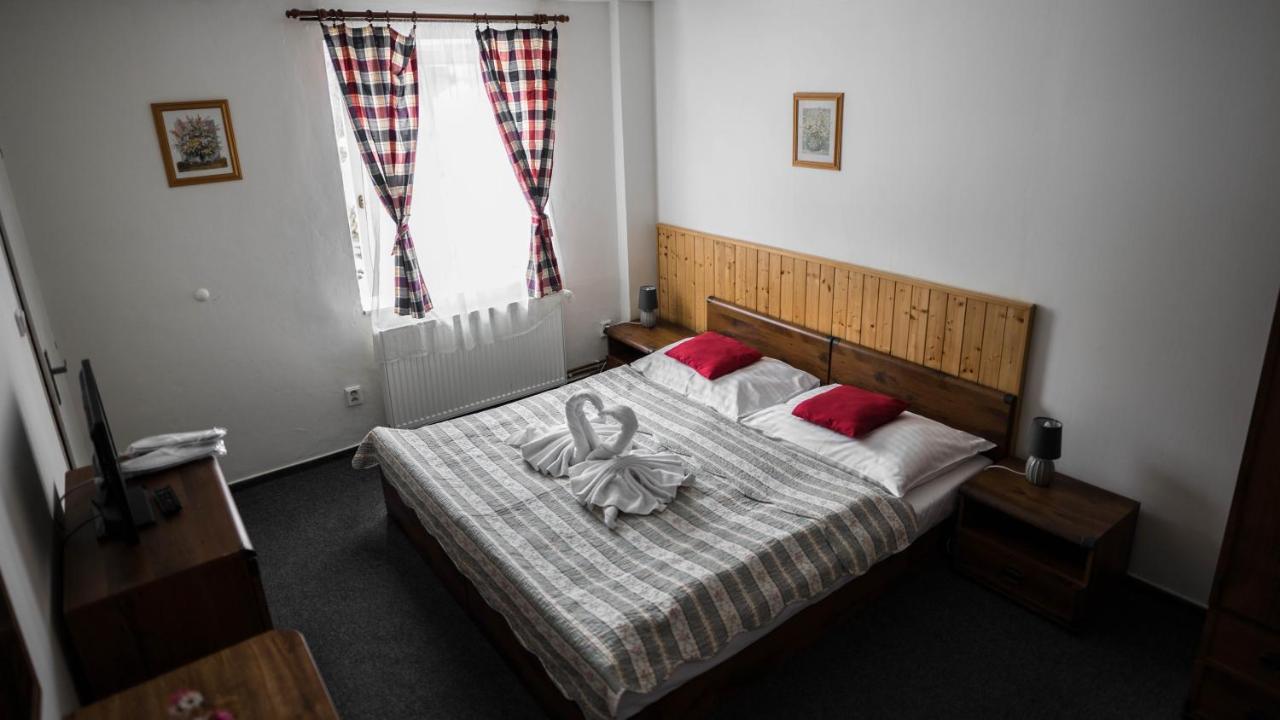 Hotel Atlas Pec pod Snezkou Luaran gambar