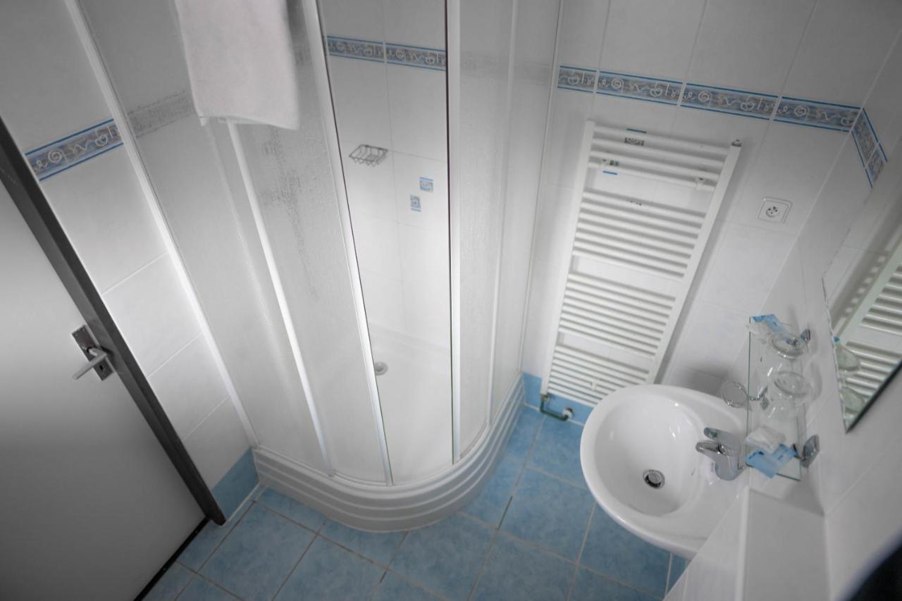 Hotel Atlas Pec pod Snezkou Luaran gambar
